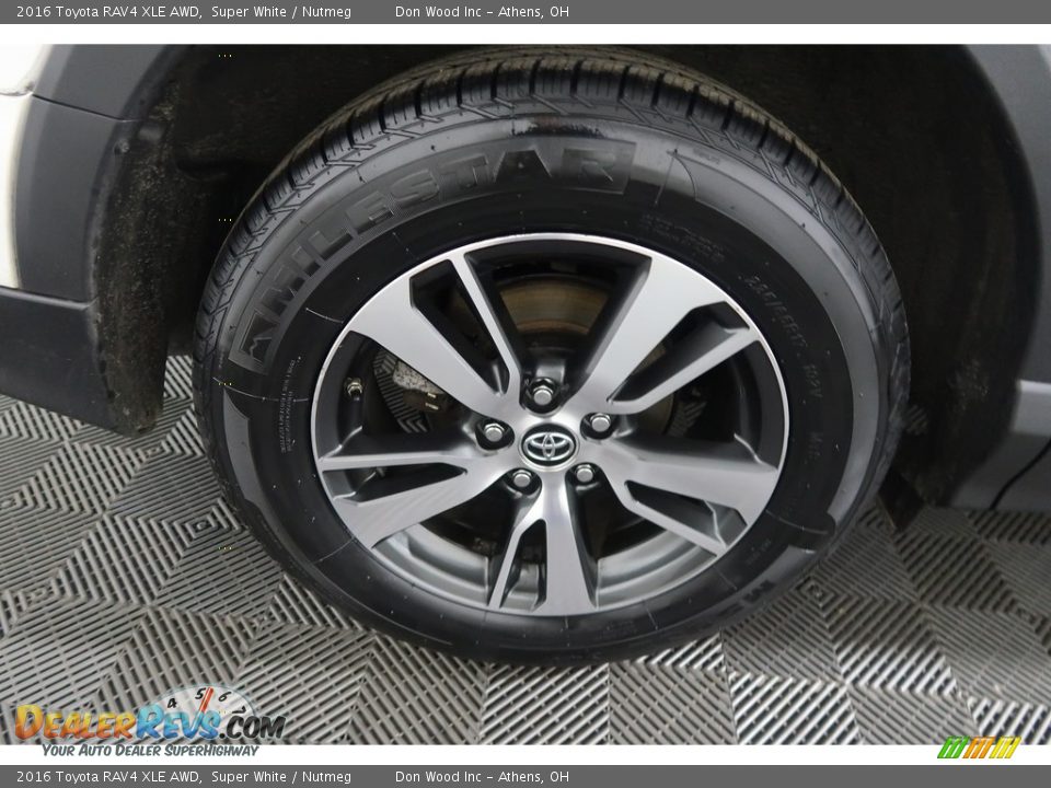2016 Toyota RAV4 XLE AWD Super White / Nutmeg Photo #30