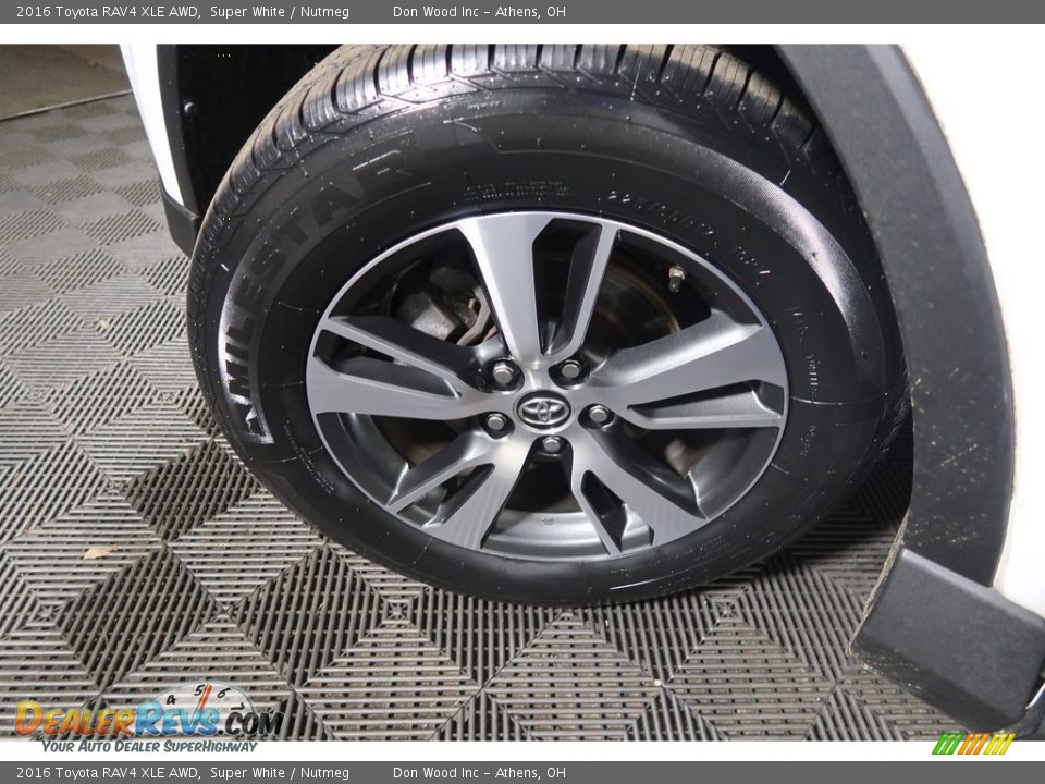 2016 Toyota RAV4 XLE AWD Super White / Nutmeg Photo #32