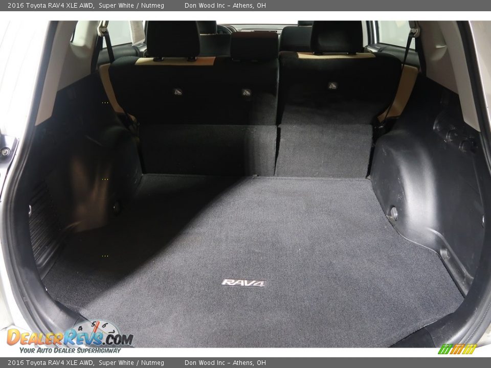 2016 Toyota RAV4 XLE AWD Super White / Nutmeg Photo #34