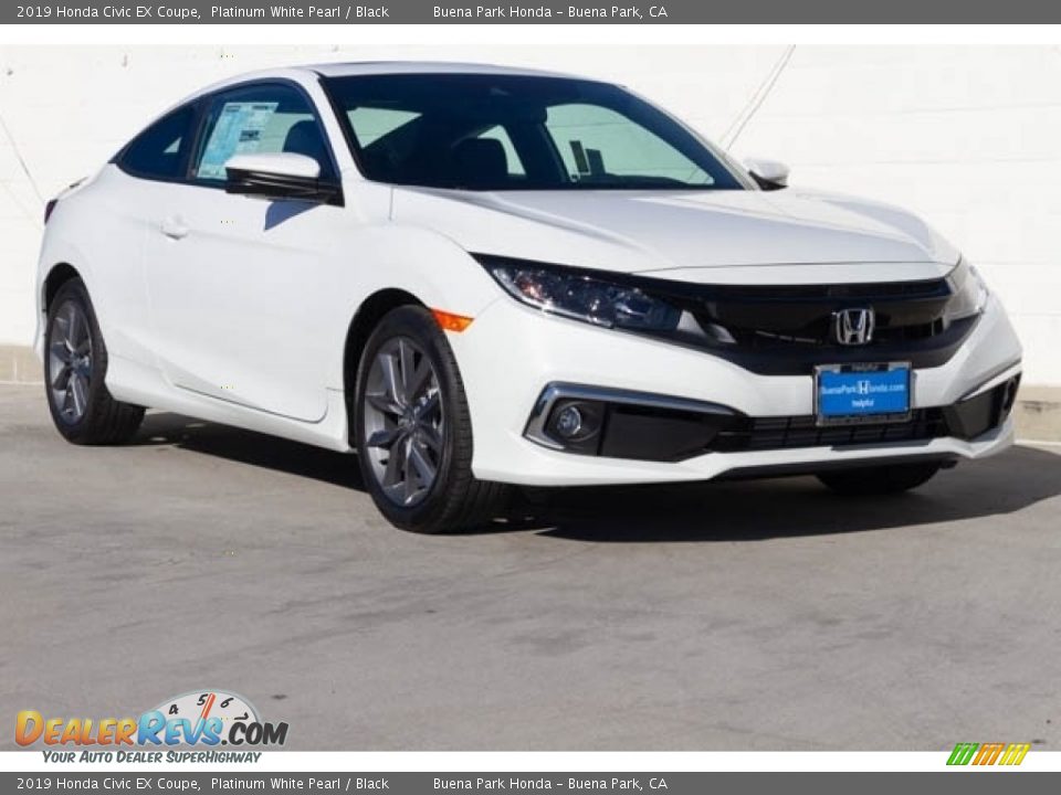 Front 3/4 View of 2019 Honda Civic EX Coupe Photo #1