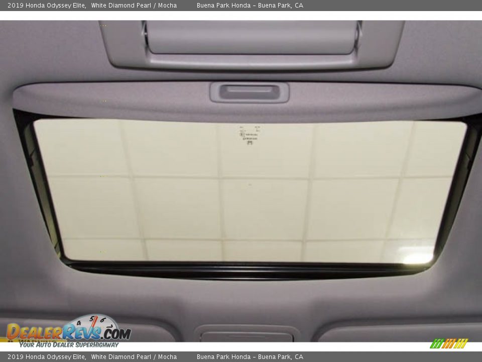 2019 Honda Odyssey Elite White Diamond Pearl / Mocha Photo #14