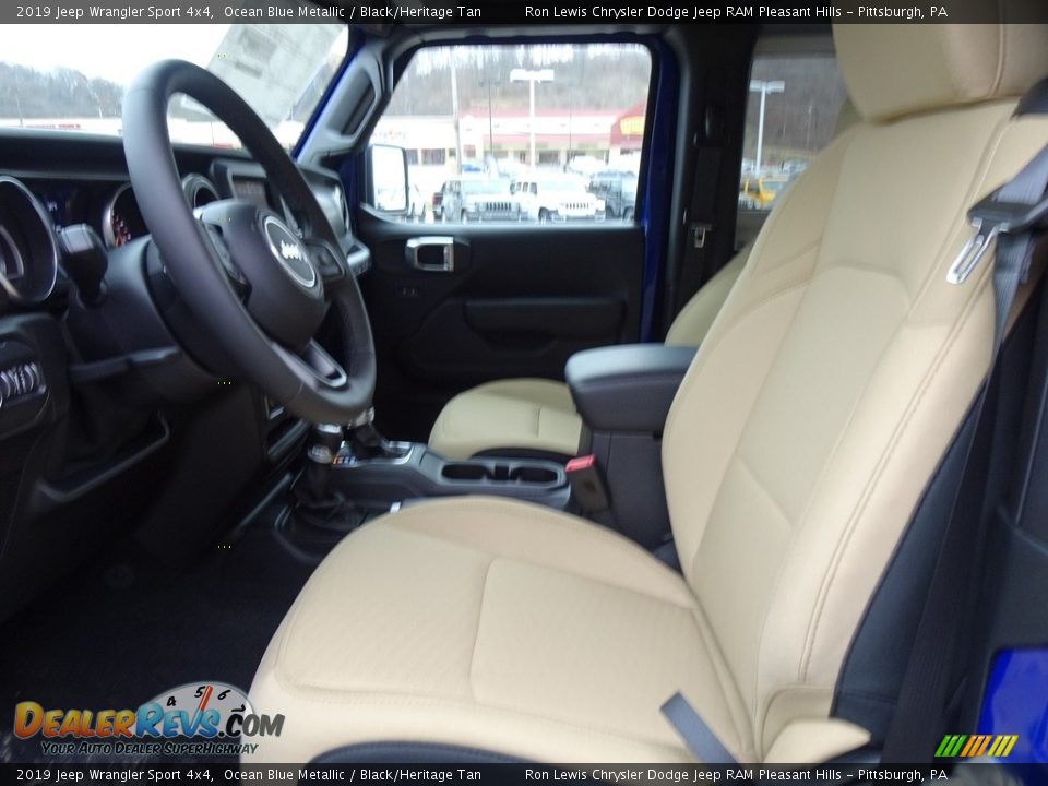 Front Seat of 2019 Jeep Wrangler Sport 4x4 Photo #10