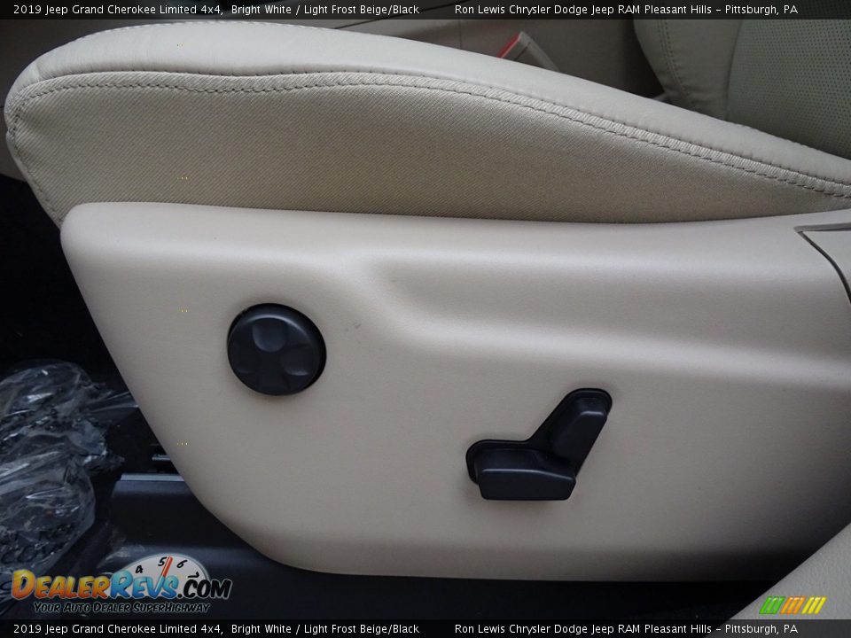 2019 Jeep Grand Cherokee Limited 4x4 Bright White / Light Frost Beige/Black Photo #15