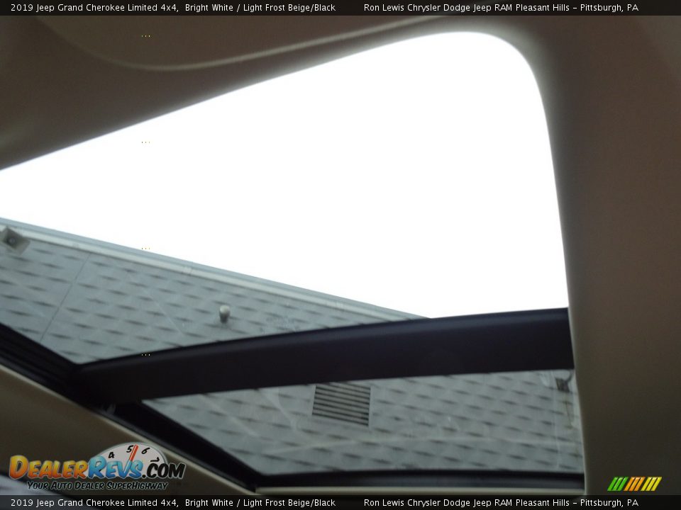 2019 Jeep Grand Cherokee Limited 4x4 Bright White / Light Frost Beige/Black Photo #16