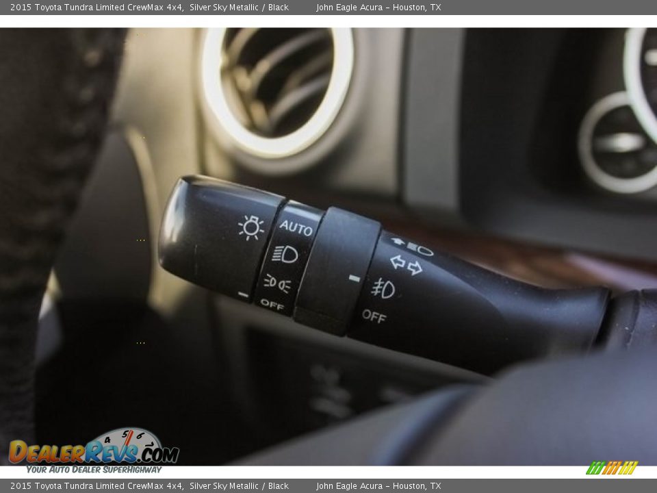 2015 Toyota Tundra Limited CrewMax 4x4 Silver Sky Metallic / Black Photo #35