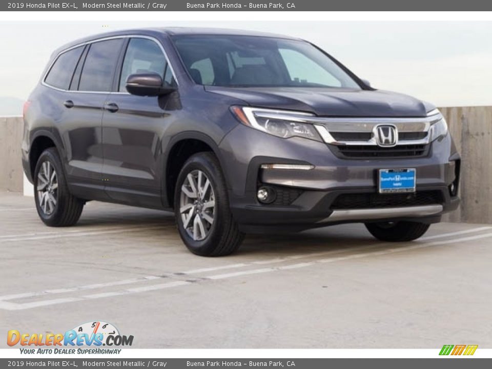 Front 3/4 View of 2019 Honda Pilot EX-L Photo #1