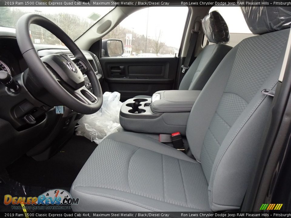 2019 Ram 1500 Classic Express Quad Cab 4x4 Maximum Steel Metallic / Black/Diesel Gray Photo #10