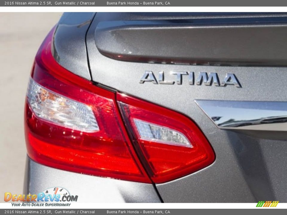 2016 Nissan Altima 2.5 SR Gun Metallic / Charcoal Photo #11
