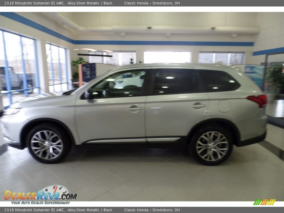 2018 Mitsubishi Outlander ES AWC Alloy Silver Metallic / Black Photo #2