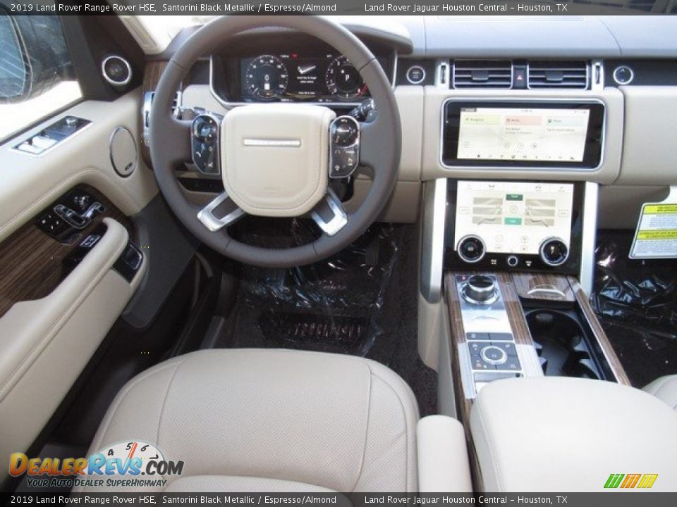 Dashboard of 2019 Land Rover Range Rover HSE Photo #4