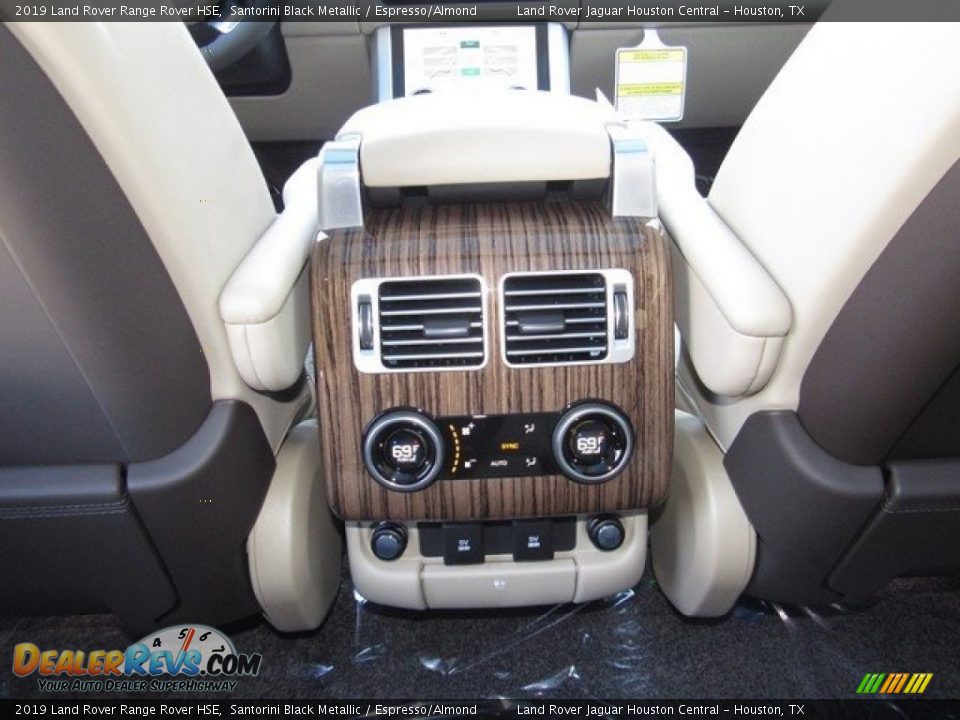 Controls of 2019 Land Rover Range Rover HSE Photo #16