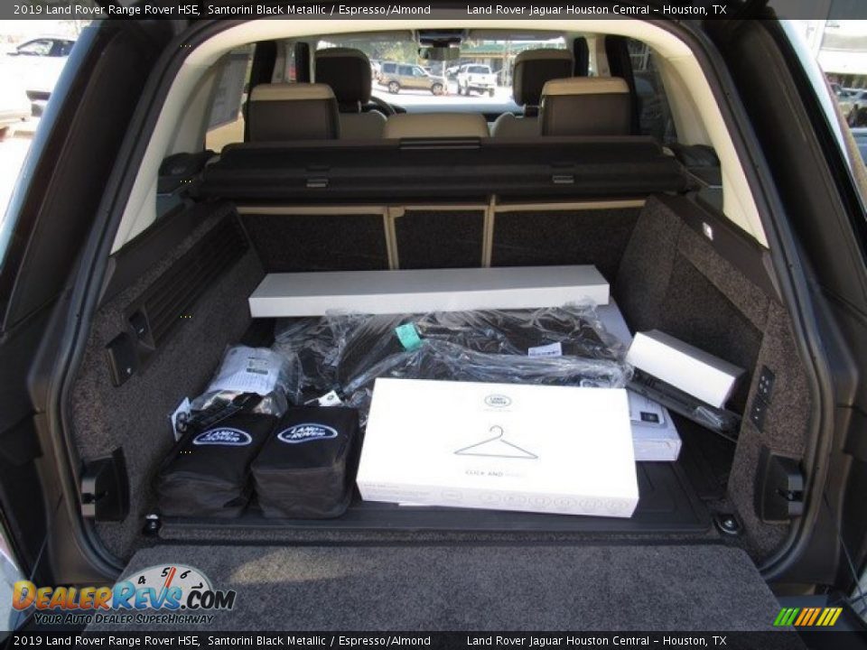 2019 Land Rover Range Rover HSE Trunk Photo #17