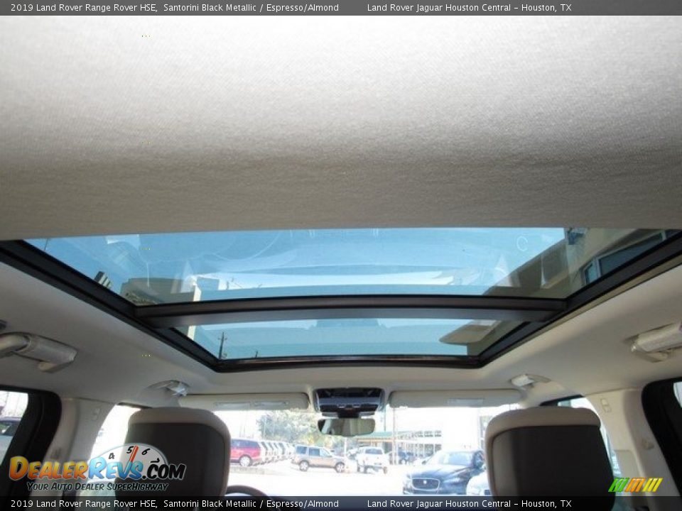 Sunroof of 2019 Land Rover Range Rover HSE Photo #18