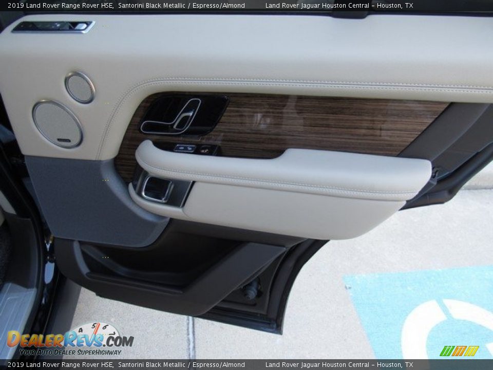 Door Panel of 2019 Land Rover Range Rover HSE Photo #22