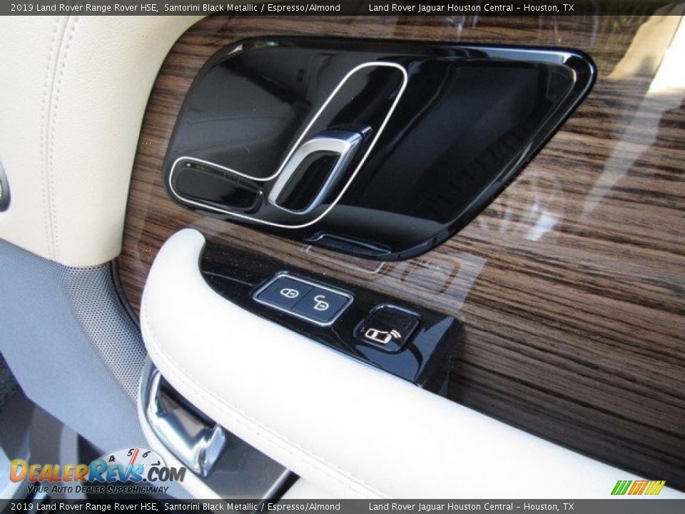 Controls of 2019 Land Rover Range Rover HSE Photo #23