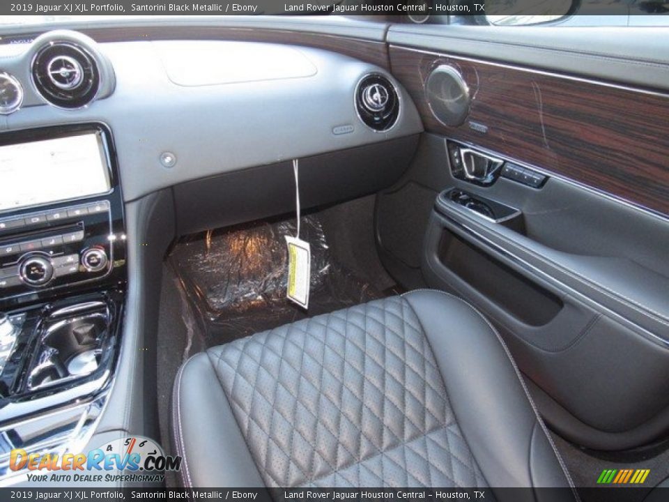 Front Seat of 2019 Jaguar XJ XJL Portfolio Photo #15