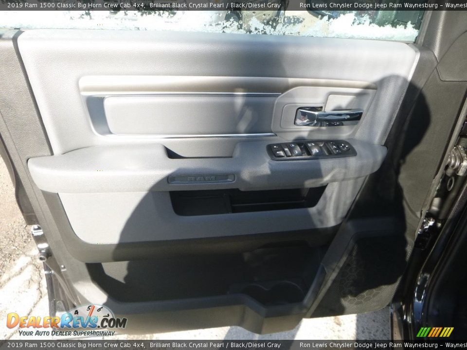 2019 Ram 1500 Classic Big Horn Crew Cab 4x4 Brilliant Black Crystal Pearl / Black/Diesel Gray Photo #14