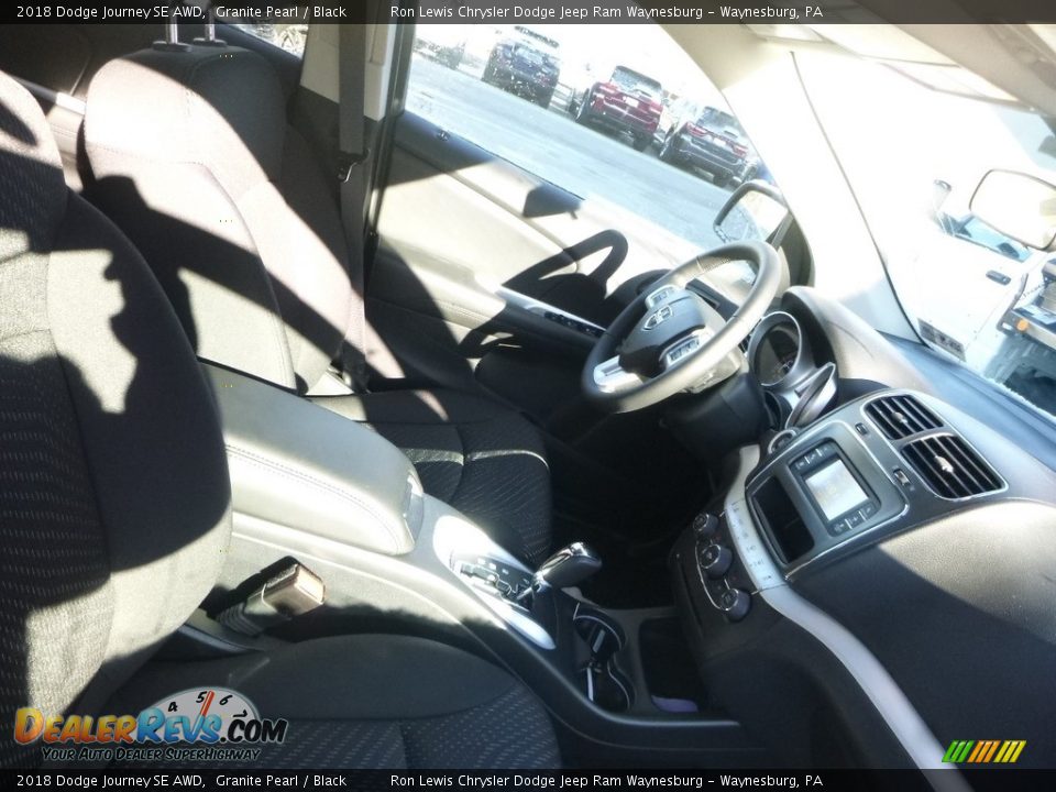 2018 Dodge Journey SE AWD Granite Pearl / Black Photo #9