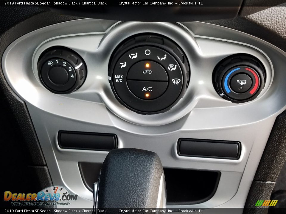 2019 Ford Fiesta SE Sedan Shadow Black / Charcoal Black Photo #16