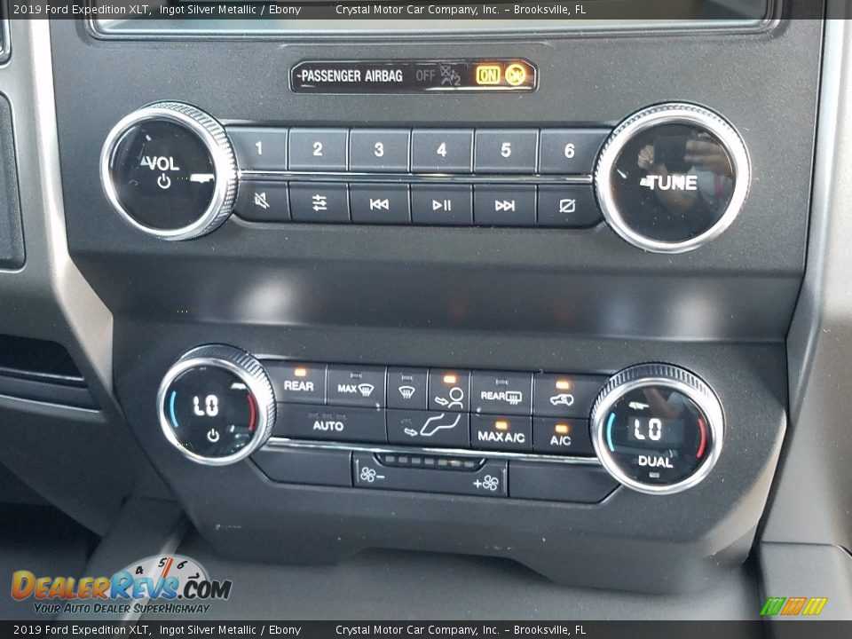 Controls of 2019 Ford Expedition XLT Photo #17