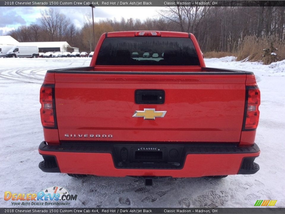 2018 Chevrolet Silverado 1500 Custom Crew Cab 4x4 Red Hot / Dark Ash/Jet Black Photo #5