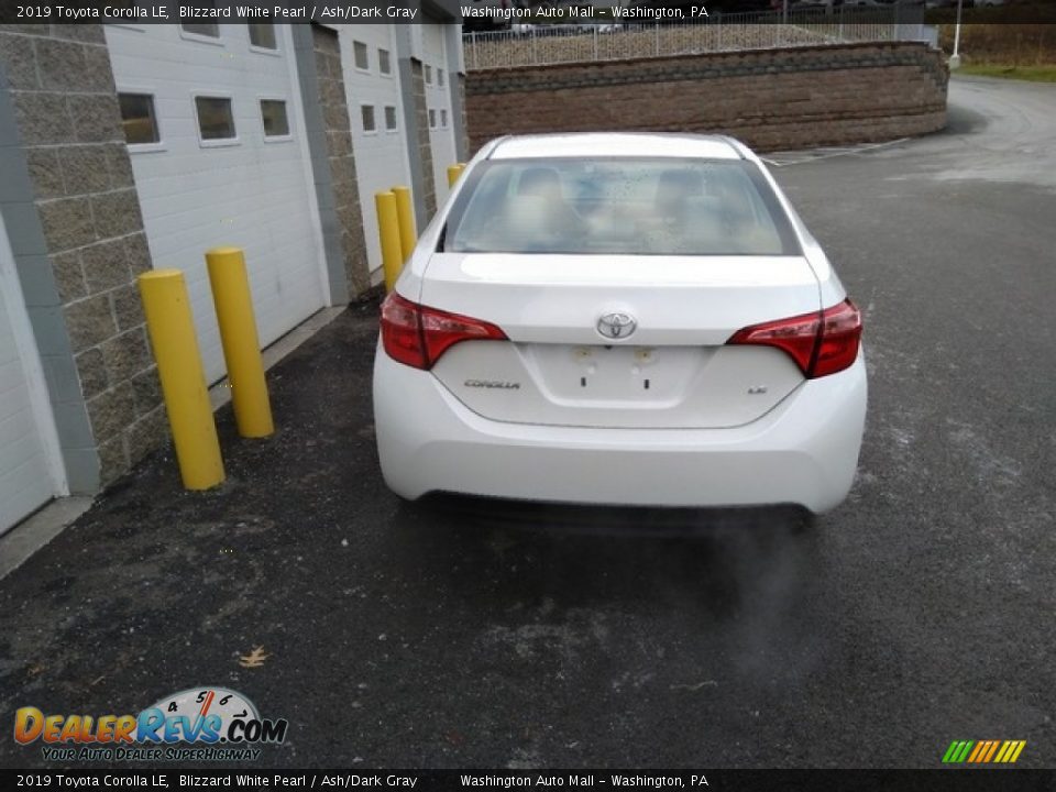 2019 Toyota Corolla LE Blizzard White Pearl / Ash/Dark Gray Photo #4