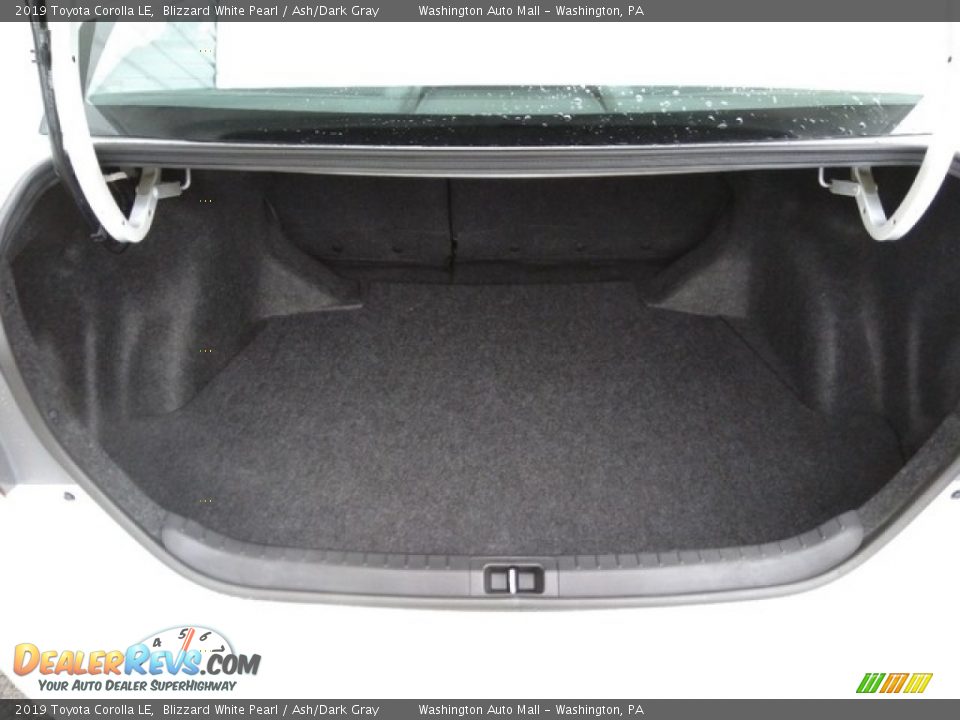 2019 Toyota Corolla LE Blizzard White Pearl / Ash/Dark Gray Photo #6