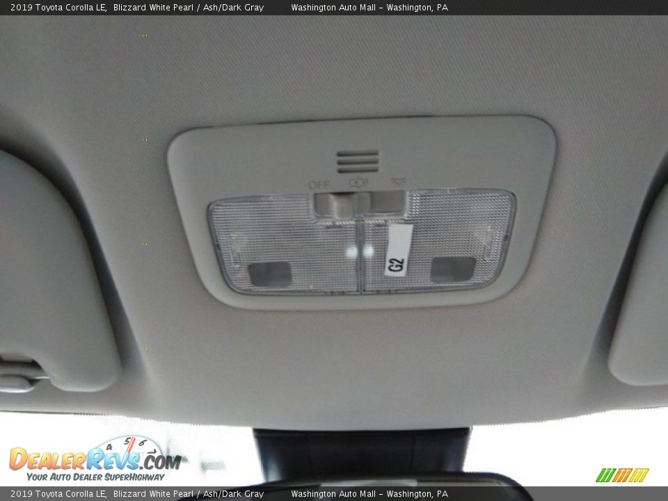 2019 Toyota Corolla LE Blizzard White Pearl / Ash/Dark Gray Photo #18