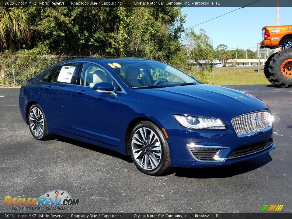 Front 3/4 View of 2019 Lincoln MKZ Hybrid Reserve II Photo #7