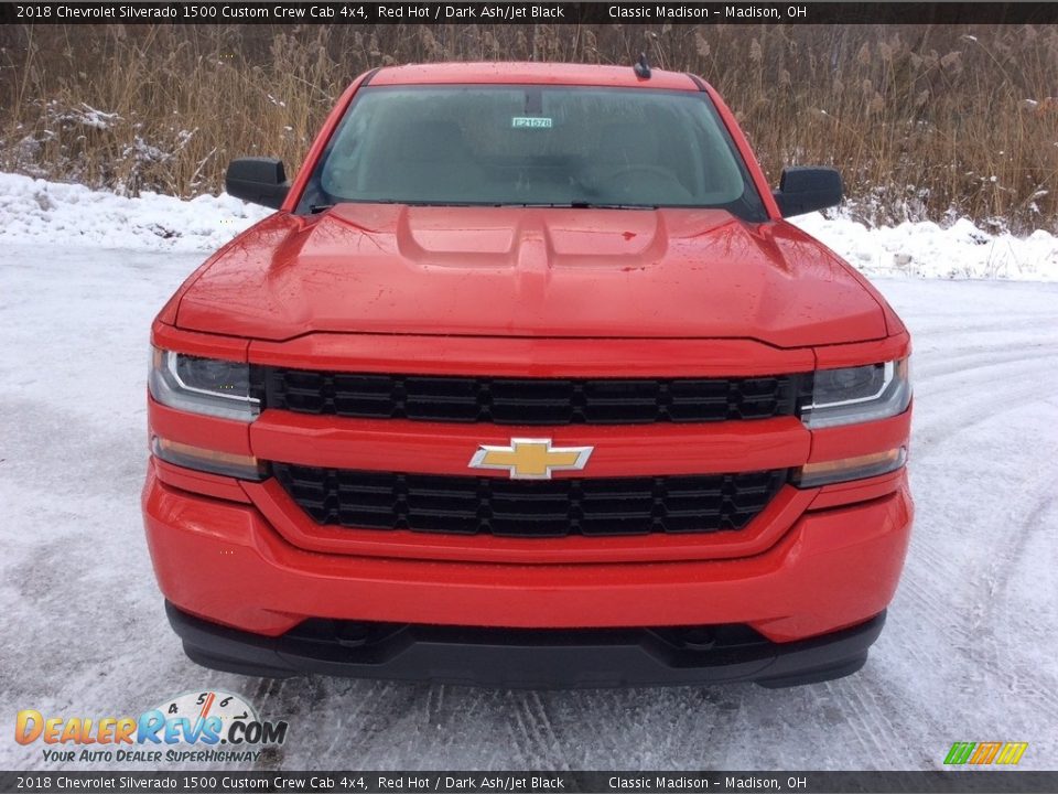 2018 Chevrolet Silverado 1500 Custom Crew Cab 4x4 Red Hot / Dark Ash/Jet Black Photo #2