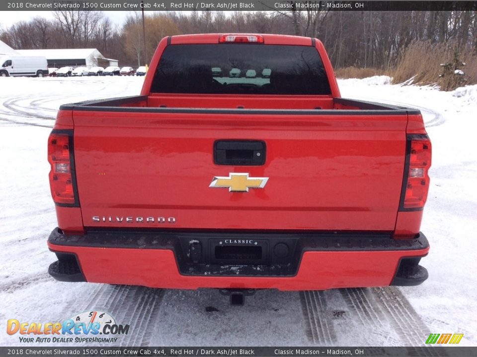 2018 Chevrolet Silverado 1500 Custom Crew Cab 4x4 Red Hot / Dark Ash/Jet Black Photo #5