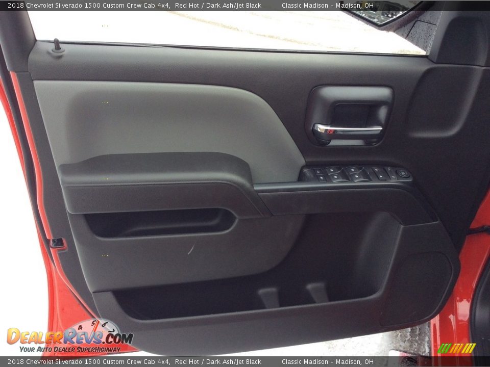 2018 Chevrolet Silverado 1500 Custom Crew Cab 4x4 Red Hot / Dark Ash/Jet Black Photo #8