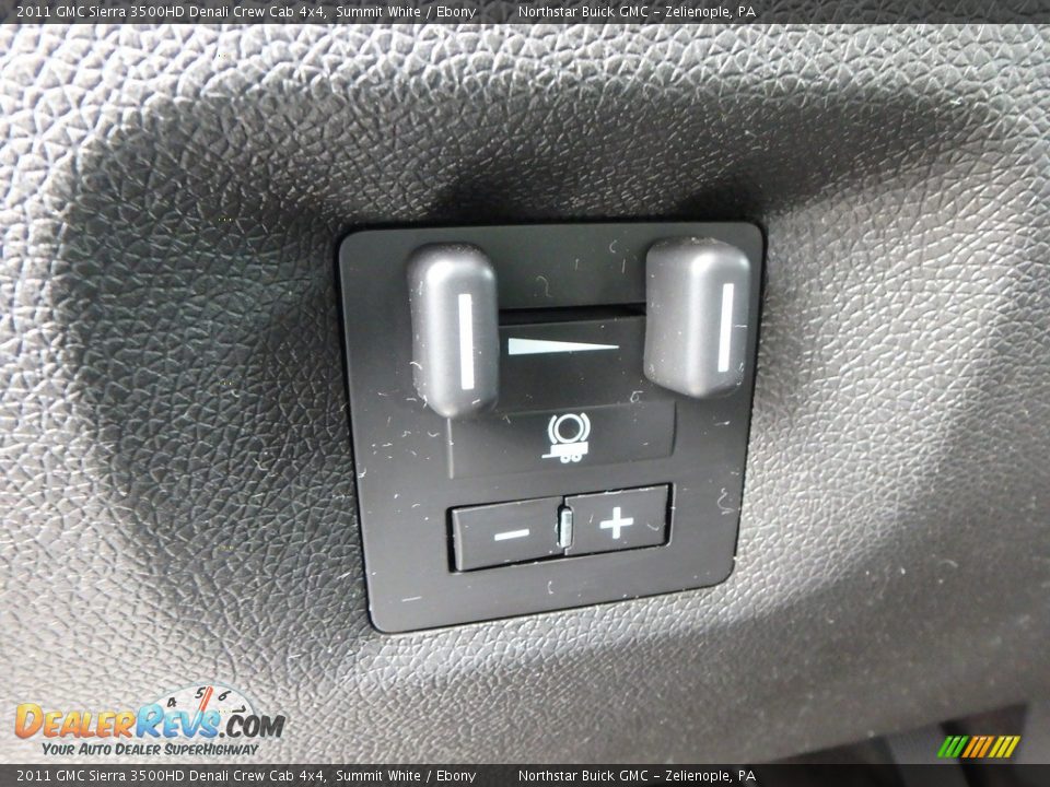 2011 GMC Sierra 3500HD Denali Crew Cab 4x4 Summit White / Ebony Photo #24