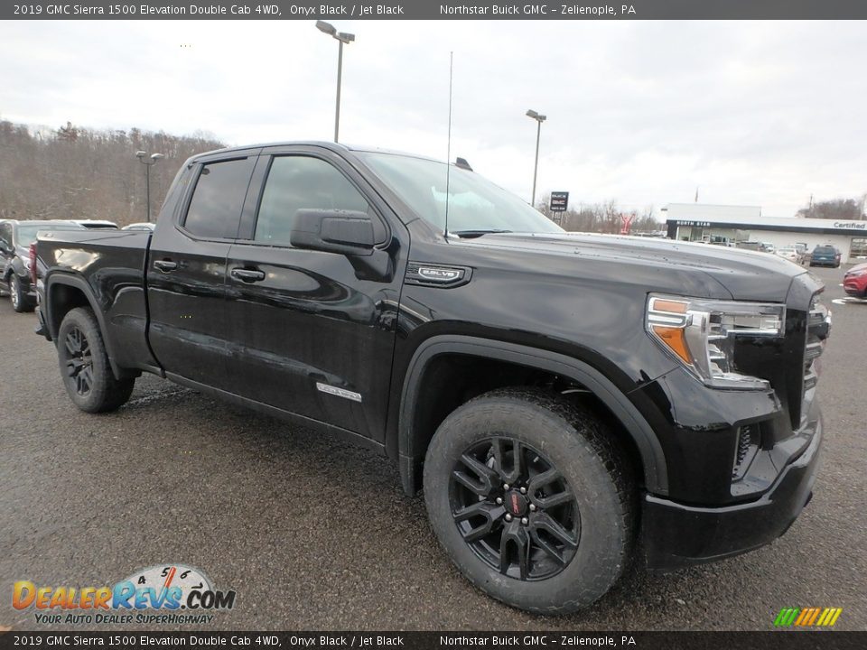 Front 3/4 View of 2019 GMC Sierra 1500 Elevation Double Cab 4WD Photo #3