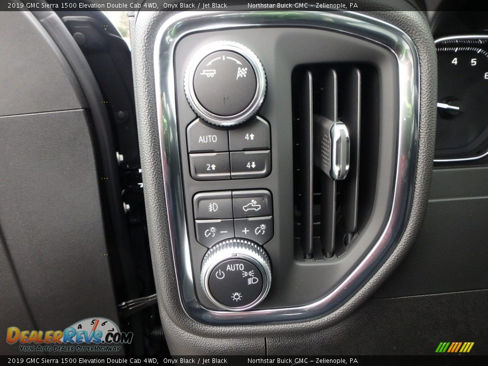 Controls of 2019 GMC Sierra 1500 Elevation Double Cab 4WD Photo #14