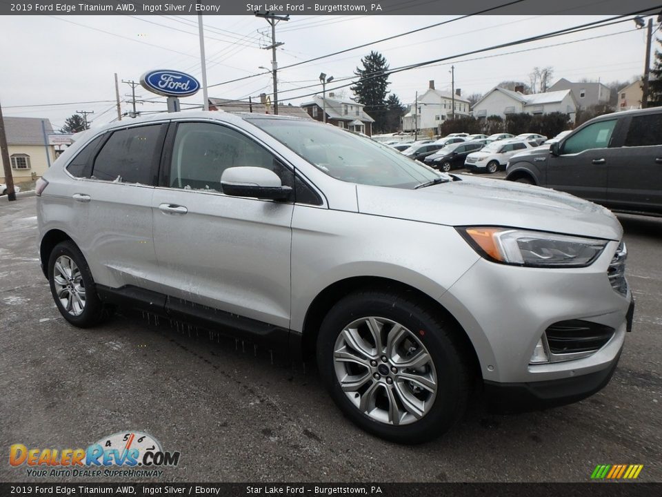 Front 3/4 View of 2019 Ford Edge Titanium AWD Photo #3