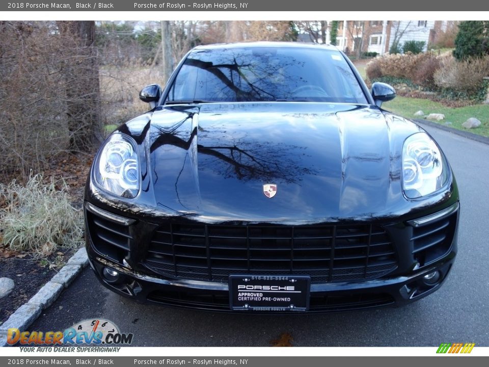 2018 Porsche Macan Black / Black Photo #2
