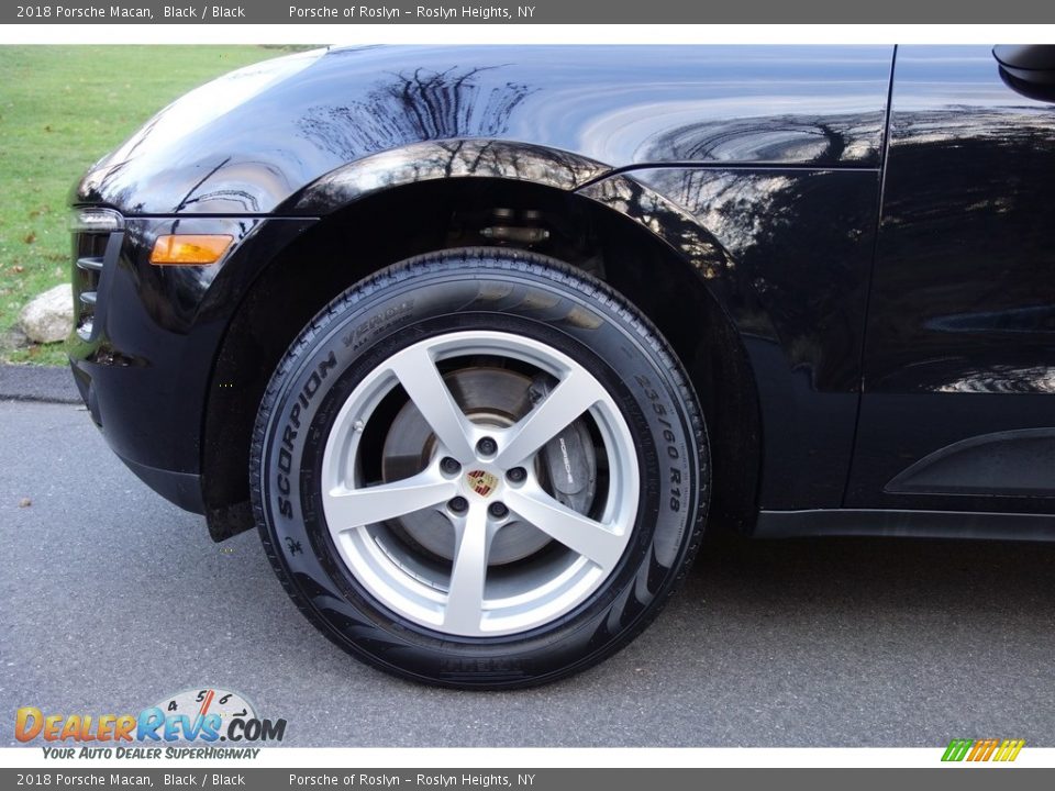 2018 Porsche Macan Black / Black Photo #9