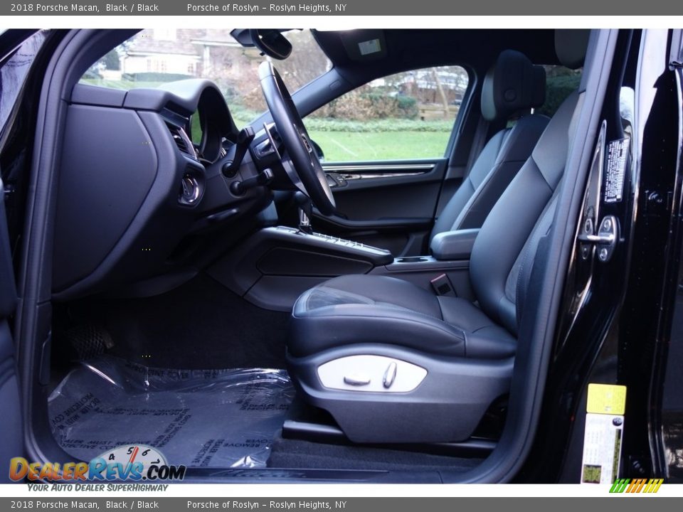 2018 Porsche Macan Black / Black Photo #12