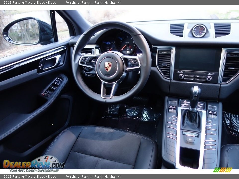 2018 Porsche Macan Black / Black Photo #13
