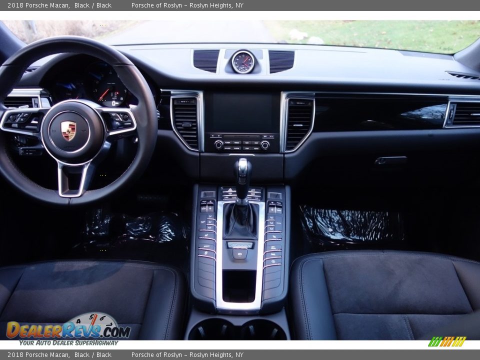 2018 Porsche Macan Black / Black Photo #14