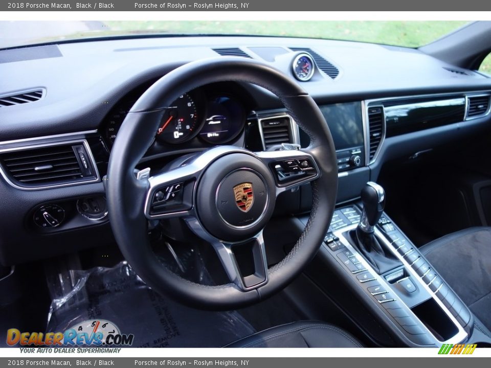 2018 Porsche Macan Black / Black Photo #19