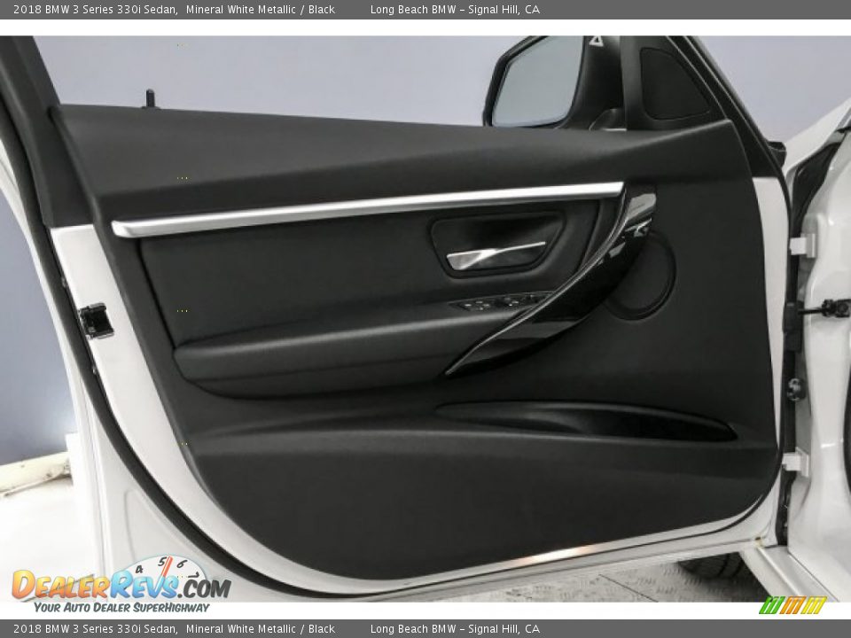 2018 BMW 3 Series 330i Sedan Mineral White Metallic / Black Photo #24