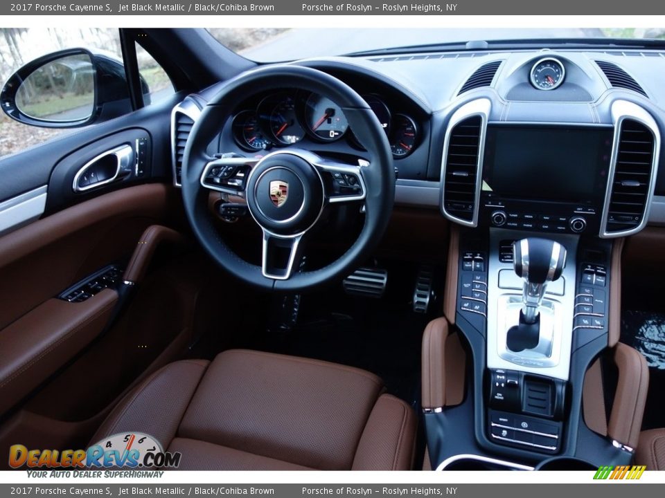 Dashboard of 2017 Porsche Cayenne S Photo #13