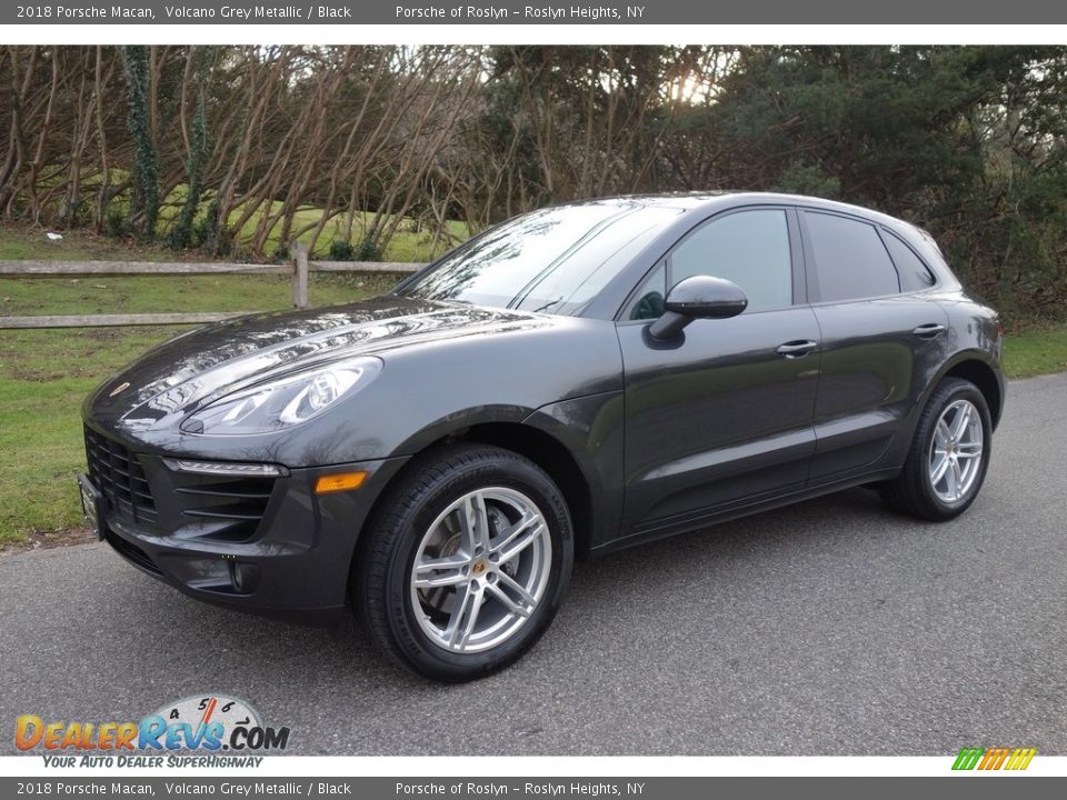 2018 Porsche Macan Volcano Grey Metallic / Black Photo #1