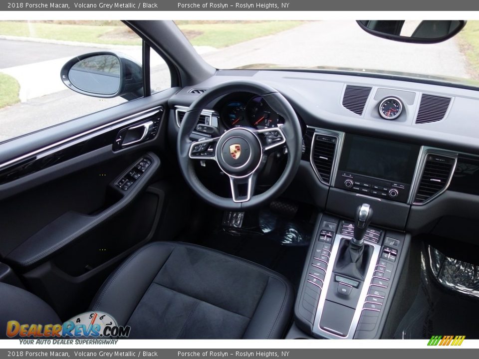 2018 Porsche Macan Volcano Grey Metallic / Black Photo #12