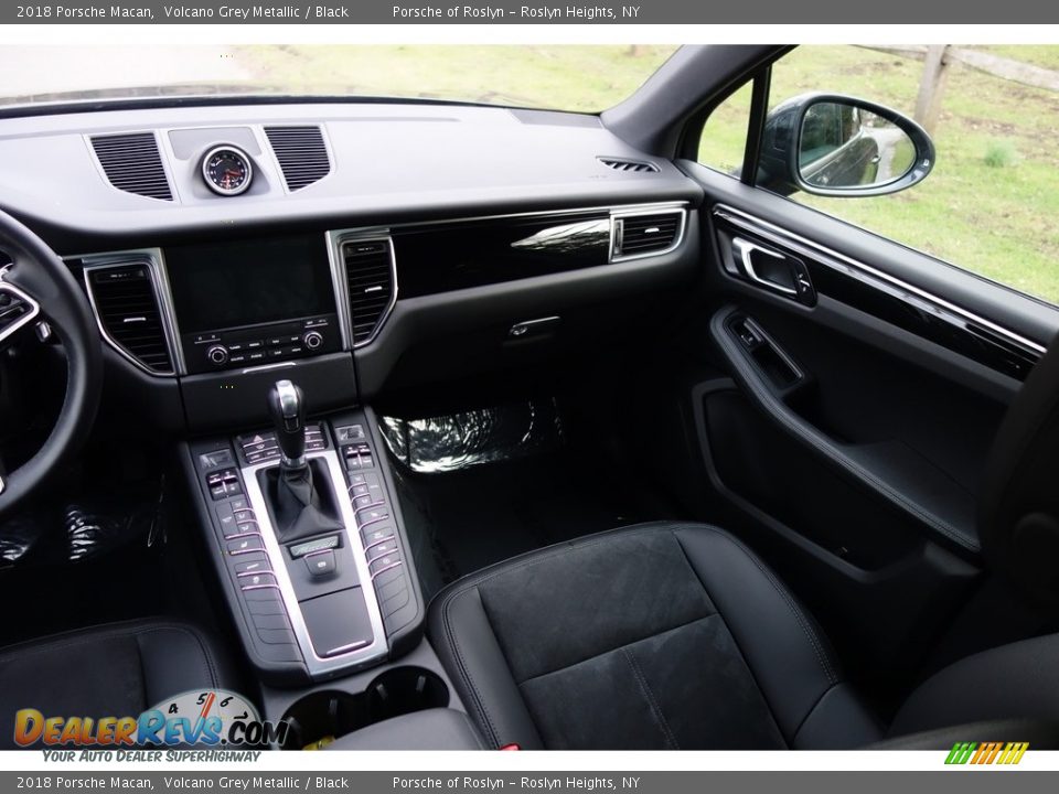 2018 Porsche Macan Volcano Grey Metallic / Black Photo #14