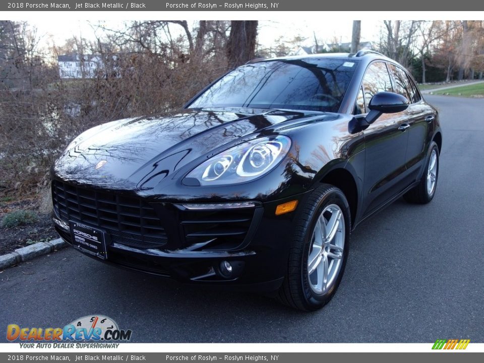 2018 Porsche Macan Jet Black Metallic / Black Photo #1