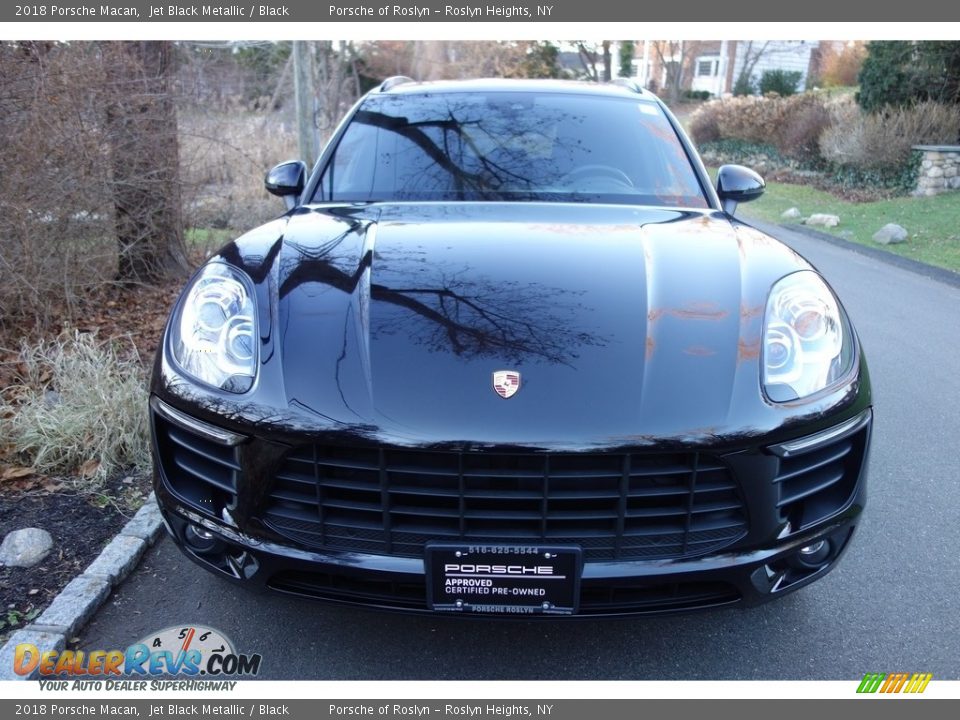 2018 Porsche Macan Jet Black Metallic / Black Photo #2