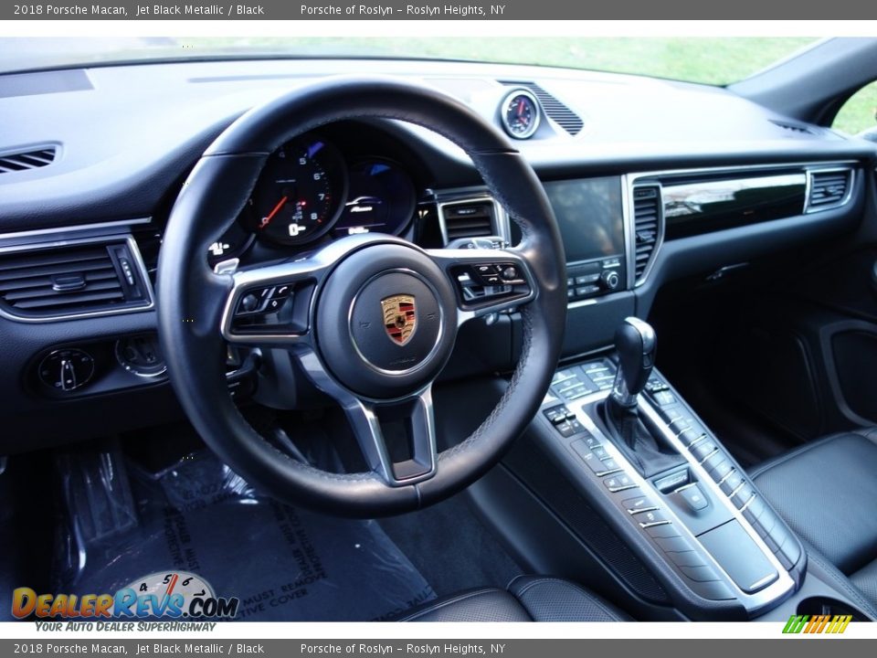 2018 Porsche Macan Jet Black Metallic / Black Photo #10
